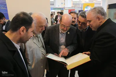 بازدید حسن مسلمی نائینی،‌ رئیس جهاددانشگاهی از نمایشگاه بین‌المللی قرآن کریم 