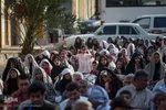 اقامه نماز عید فطر در محله منبع آب اهواز 