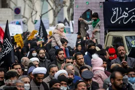 تشییع پیکرهای ۱۲ شهید گمنام در مشهد مقدس