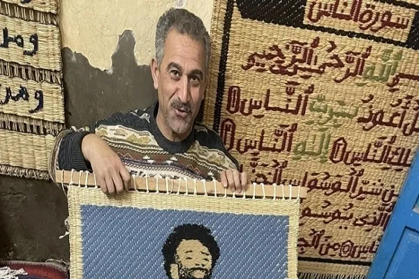 Misirli sənətkar və bütün Quranı həsir üzərində toxumaq arzusu