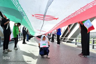 زنجیره انسانی در محکومیت تهدیدات حمله به پل‌ها و نیروگاه‌ها در اهواز