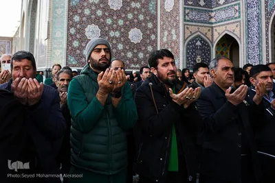 عکس | اقامه باشکوه نماز عید فطر در حرم امام رضا(ع)
