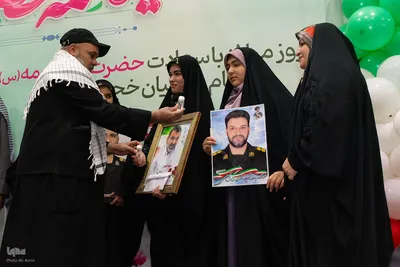 تجدید بیعت دختران و مادران اصفهانی با رهبر انقلاب در گلستان شهدا