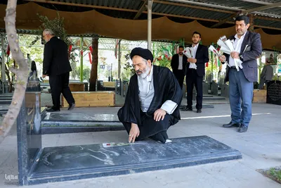 ادای احترام مسئولان حج و زیارت به شهدای منا و مکه