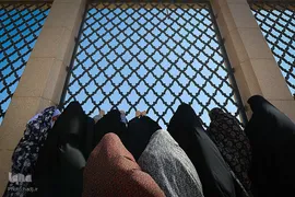 حجاج در بهشت بقیع
