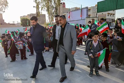غلامرضا شریعتی، استاندار خوزستان در رونمایی از سردیس «شهید خردسال محمدطاها اقدامی»