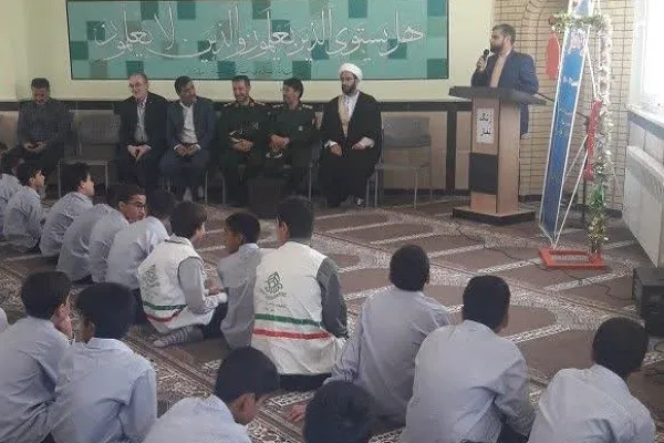نواختن زنگ نماز و غبارروبی نمازخانه مدارس در گلستان برگزار شد