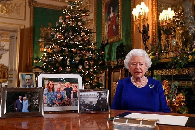 İngiliz Kraliçesinden gelen Noel mesajı tartışmalara neden oldu