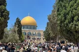حضور ده‌ها هزار نمازگزار در مسجد الاقصی