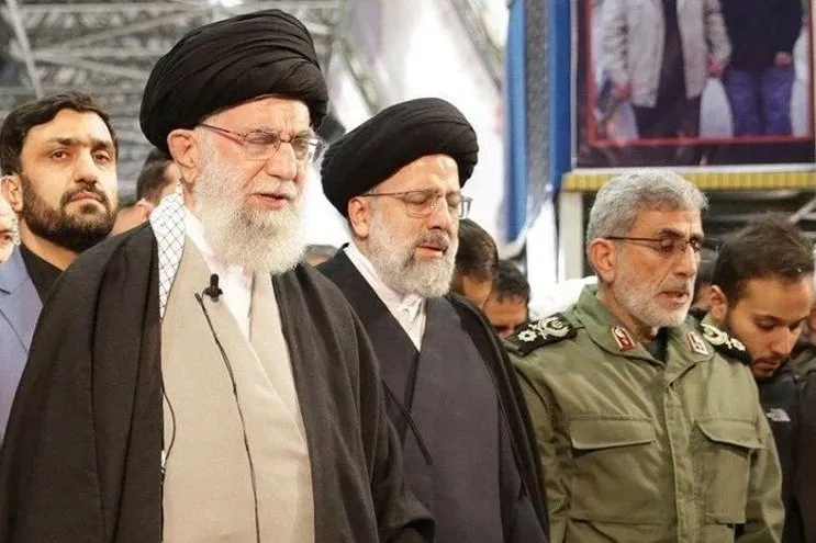 آنچه مقام معظم رهبری برای سردار سلیمانی و ابومهدی در نماز مسئلت کردند