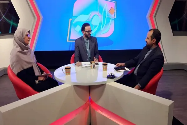دهمین صفحه از فصل سیزدهم مجله تصویری «زاویه»