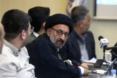 نشست سهم جامعه قرآنی در مشاکت پرشور