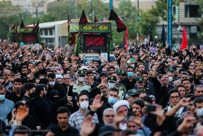 مراسم تشییع پیکرهای مطهر پنج شهید مدافع حرم در مشهد مقدس