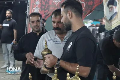 فعالیت موکب امام حسنی‌های ملایر در مسیر زائران اربعین
