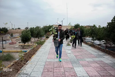گل‌کاری قبور شهدای ارامنه در اهواز