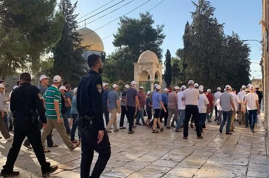 Los colonos sionistas invaden al-Aqsa