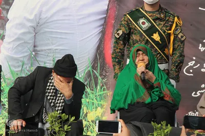 استقبال از مادر شهید «حسین بابایی» در بیرجند