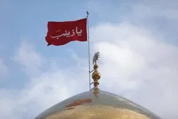 Flagge auf Kuppel des Heiligtums von Sayyida Zainab (s.a) durch eine neue getauscht