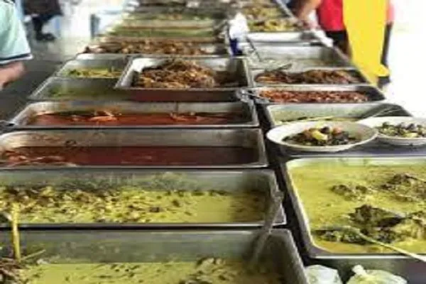 Syarikat p-hailing hantar makanan halal, tak halal bersama