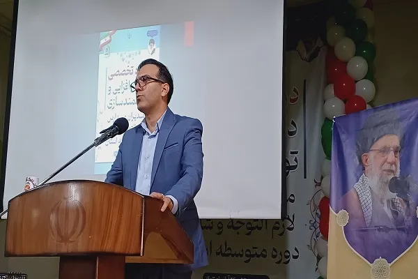 مدیر مدرسه اصلی‌ترین عنصر در نظام تعلیم و تربیت است