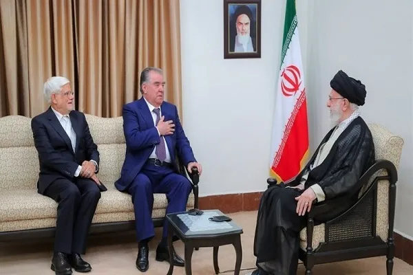 د فارسی ژبې د ساتنې او پراختیا لپاره د ایران او تاجکستان پر ملګرتیا د اسلامي انقلاب د معظم لارښود ټینګار