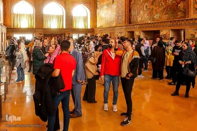 استقبال مسافران نوروزی از چهلستون اصفهان