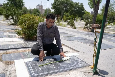 دیدار خانواده شهید مسعود آب‌روشن 