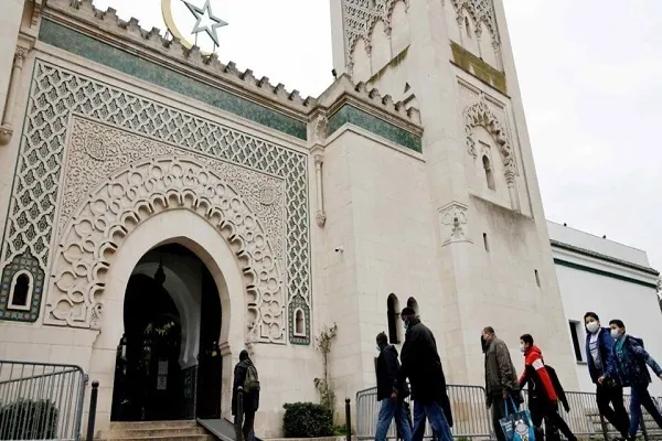 Fransa müsəlmanları qərəzli sorğuları tənqid edirlər