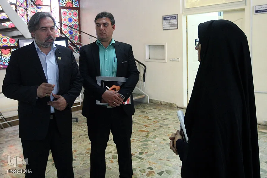 آسیب‌های آشکار و پنهان ماهواره بر خانواده و کودکان ایرانی
