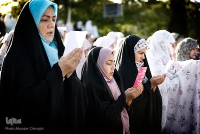 اقامه نماز عیدسعید فطر در امام زادگان پنج تن(ع) لویزان