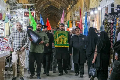 کاروان زیر سایه خورشید در بازار وکیل شیراز