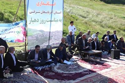 نشست خبری محمد اسکندری، مدیرکل دفتر امور روستایی و شوراهای استانداری استان آذربایجان شرقی در روستای سفیده خان