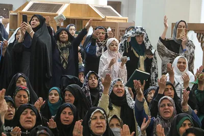 لحظه تحویل سال ۱۴۰۴ در حرم حضرت شاهچراغ (ع)