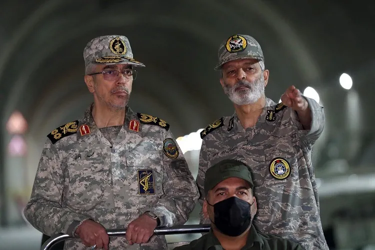 بازدید سرلشکر باقری از پایگاه سری پهپادی ارتش