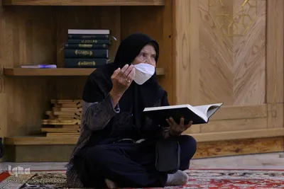 کرسی تلاوت قرآن در حرم شاهچراغ(ع)‎‎