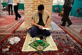 مراسم معنوی اعتکاف در مسجد جامع بازار تهران