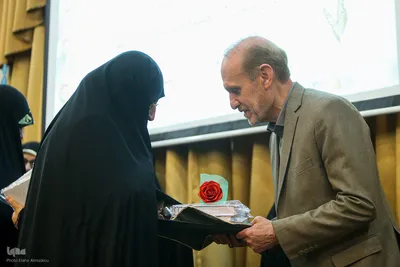 تجلیل از مادر دختران حافظ کل در مؤسسه مهد قرآن