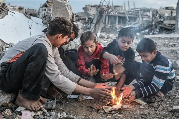 UNRWA: Sert hava koşullarının etkilediği Gazze'ye insani yardımlar 