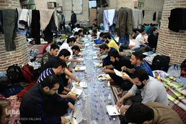 مراسم معنوی اعتکاف در مسجد جامع بازار تهران