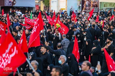Teheran nimmt  Abschied von 5 Märtyrern der Schrein-Verteidiger