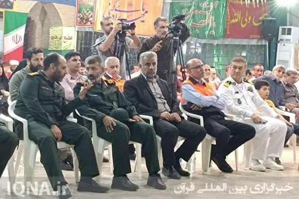 تجلیل از خانواده‌های حماسه‌آفرینان دفاع مقدس در مسجد توحید بوشهر