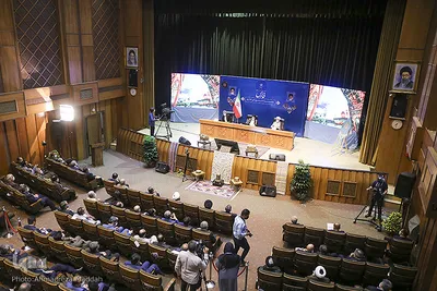 جلسه شورای اداری و نشست خبری رئیس جمهور در شیراز‎‎