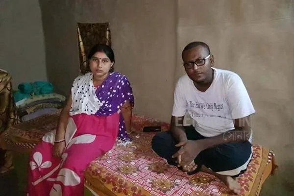হিন্দু প্রতিবেশিকে বাঁচাতে মহরমের শোক মিছিল বাতিল করে চিকিৎসা করাচ্ছে মুসলমানেরা