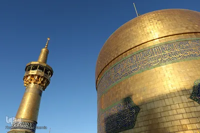 آئین تعویض پرچم گنبد مطهر رضوی در آستانه ماه محرم