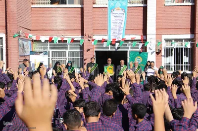 زنگ مهر رضوی در مدارس همدان‎