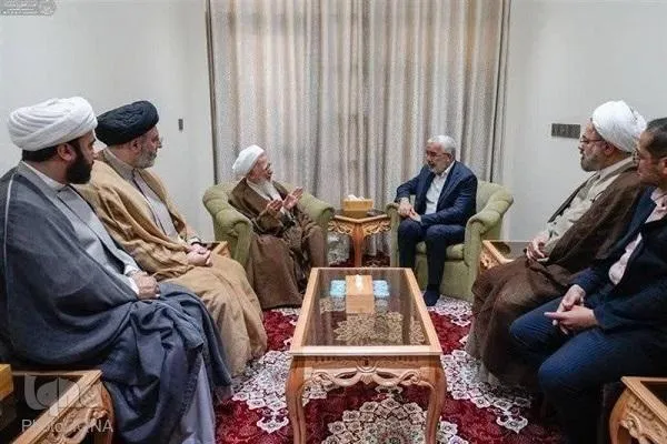 Senior Scholar: Quran and Ahl al-Bayt Are Pillars of Muslim Solidarity