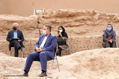 نشست خبری شهردار و اعضای شورای اسلامی باغ شهر شاهدیه یزد‎