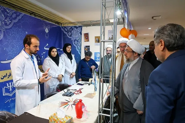 بازدید امام جمعه تبریز از نمایشگاه قرآن