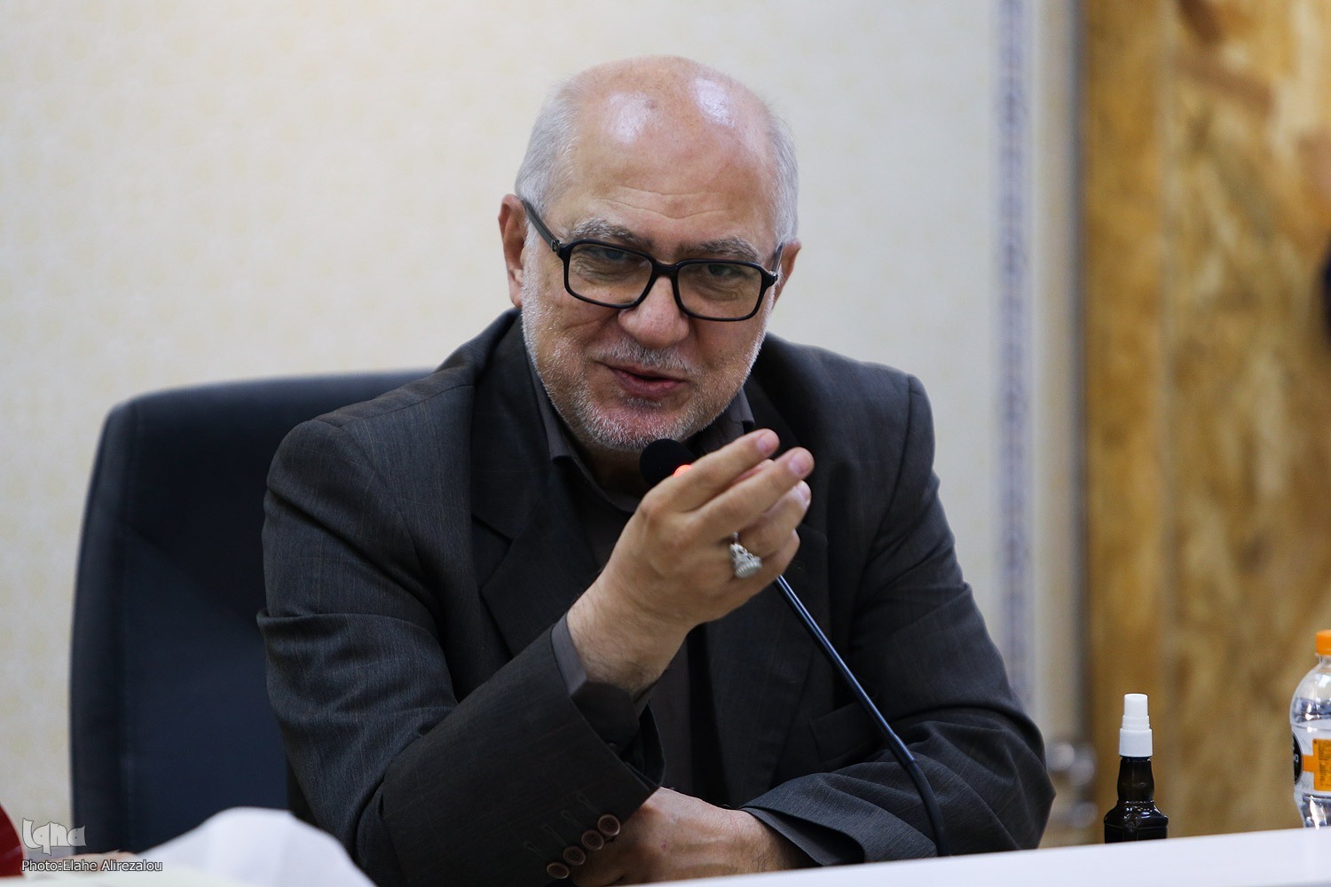 الدور المميز للقائد الشهيد للثورة في تشكيل النهضة القرآنية في إيران