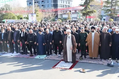 نماز باشکوه عید سعید فطر به امامت آیت الله محمدی لائینی  در ساری